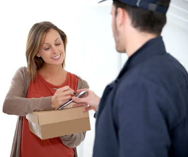 mail delivery acceptance Copyright: <a href='http://www.123rf.com/profile_goodluz'>goodluz / 123RF Stock Photo</a>